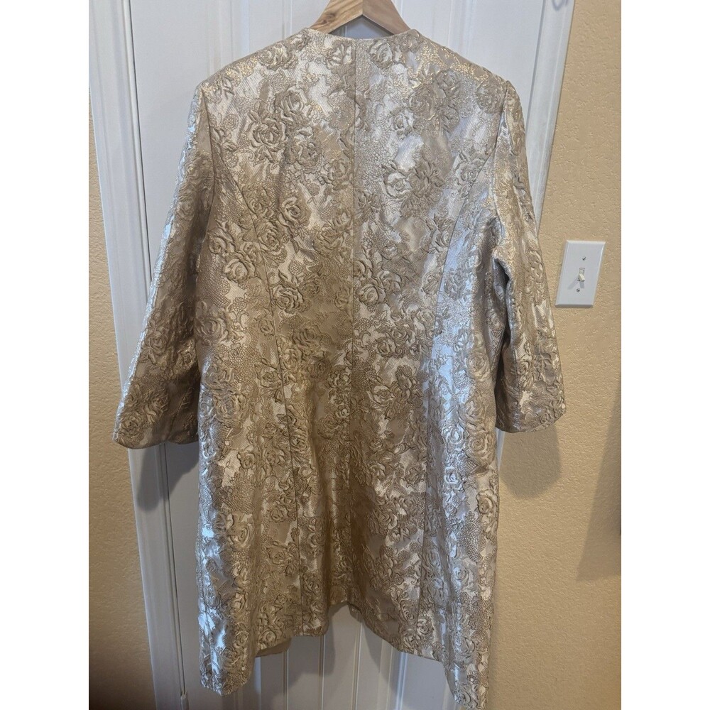 KRISTA BELLA Ladies CHURCH GOLD LONG COAT SIZE 18 - Picture 3 of 13